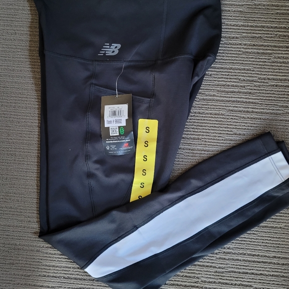 New Balance Pants - 💥Active wear💥BNWT New Balance leggings / gym pants / tights💥